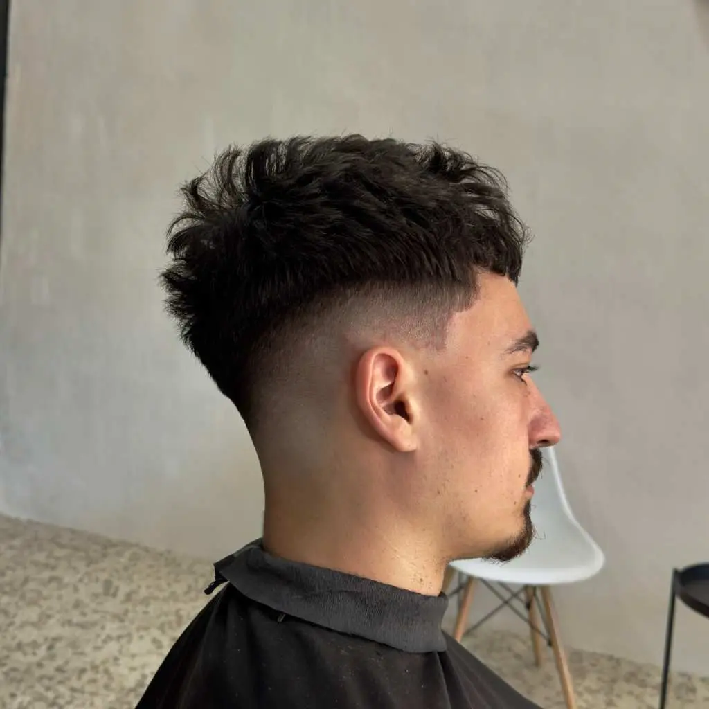 Fade premium con diseño de barba en SM.Barber Málaga